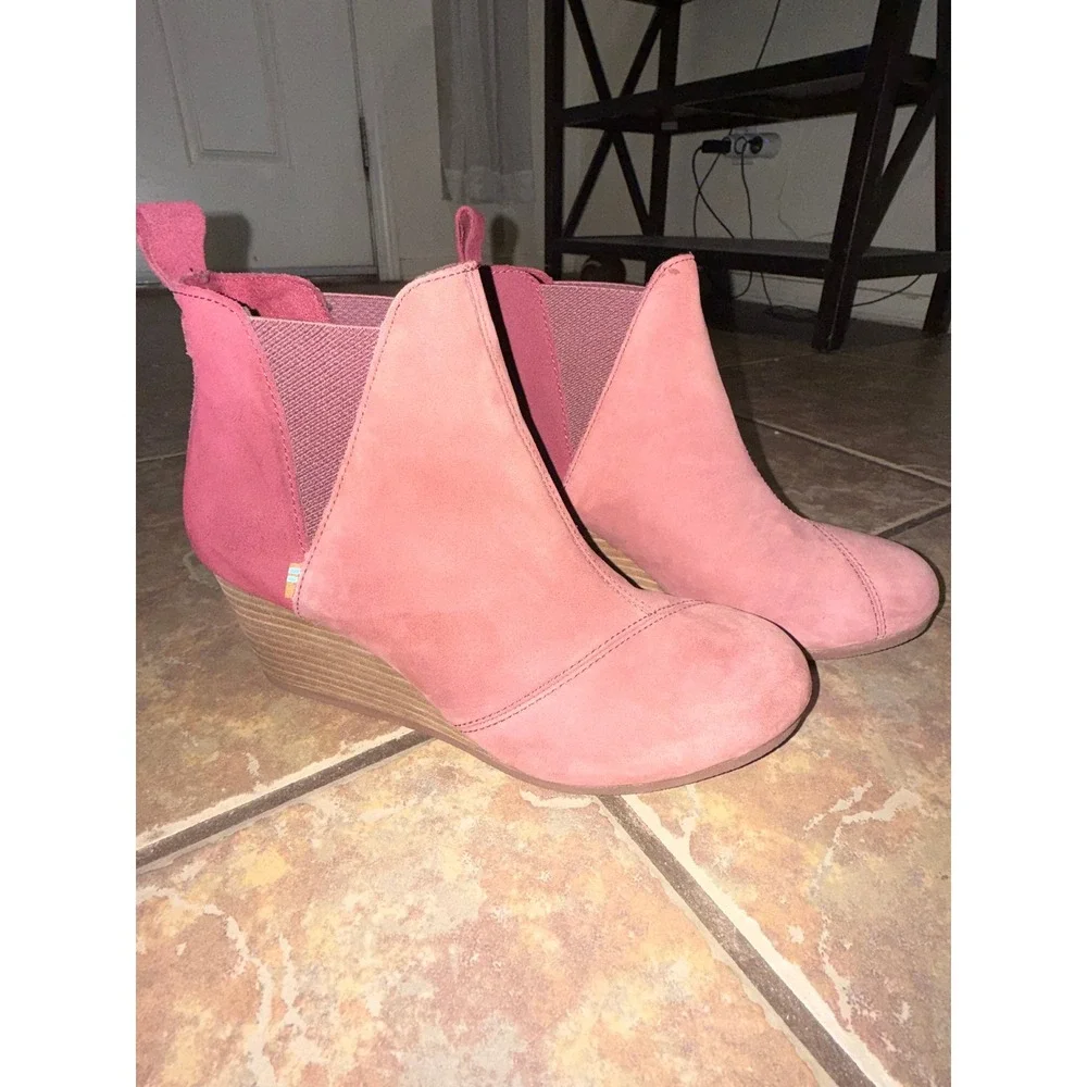 TOMS Kelsey Burgundy Suede Wedge Ankle Boots Womens 8 Boho Casual